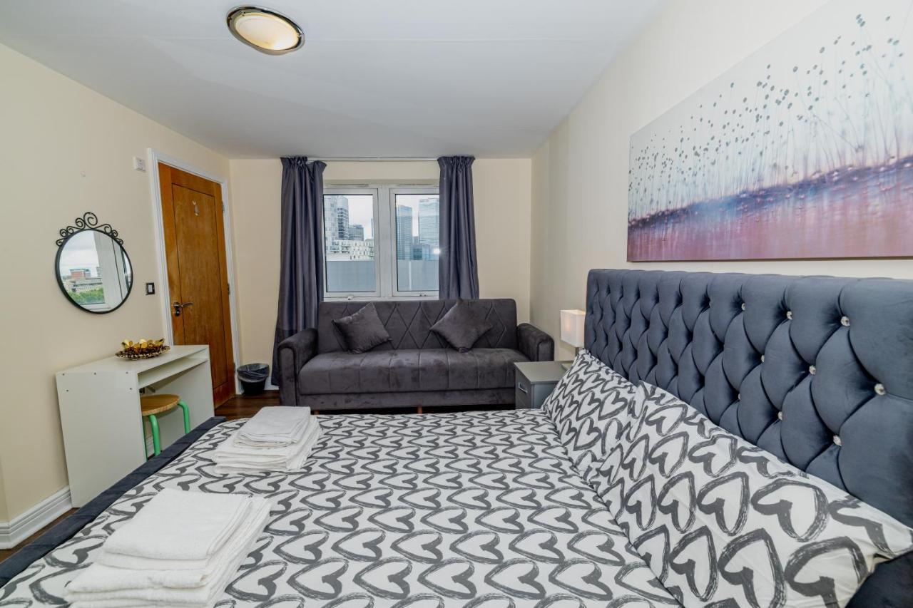 Two Bed Near Canary Wharf *
