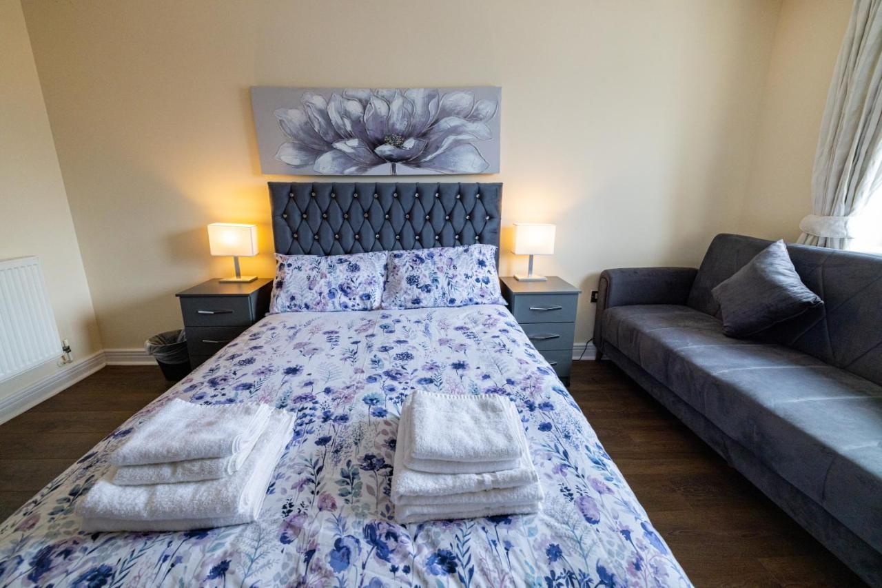Two Bed Near Canary Wharf