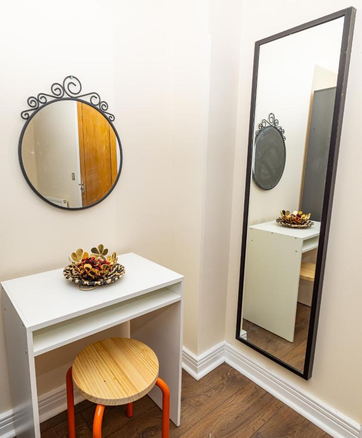 Appartement Two Bed Near Canary Wharf Londen