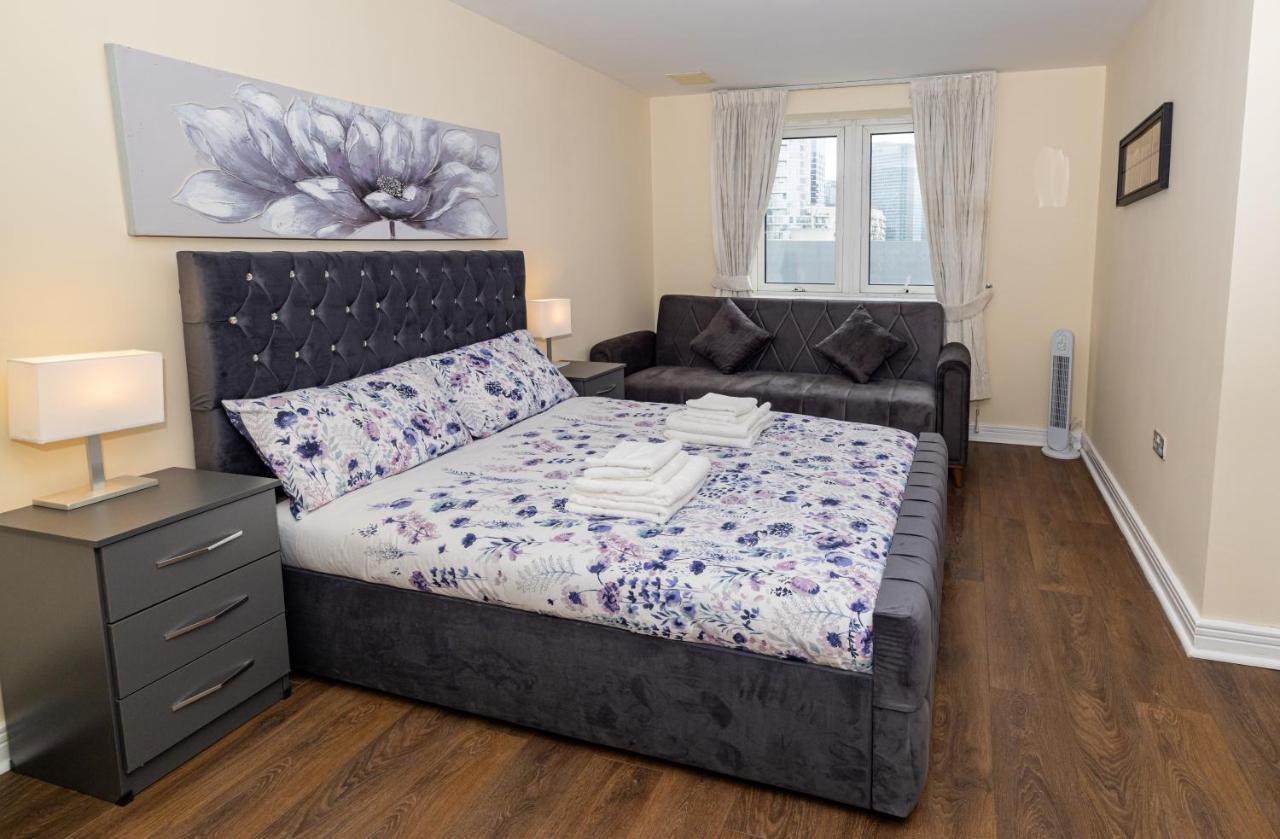Two Bed Near Canary Wharf * Londen